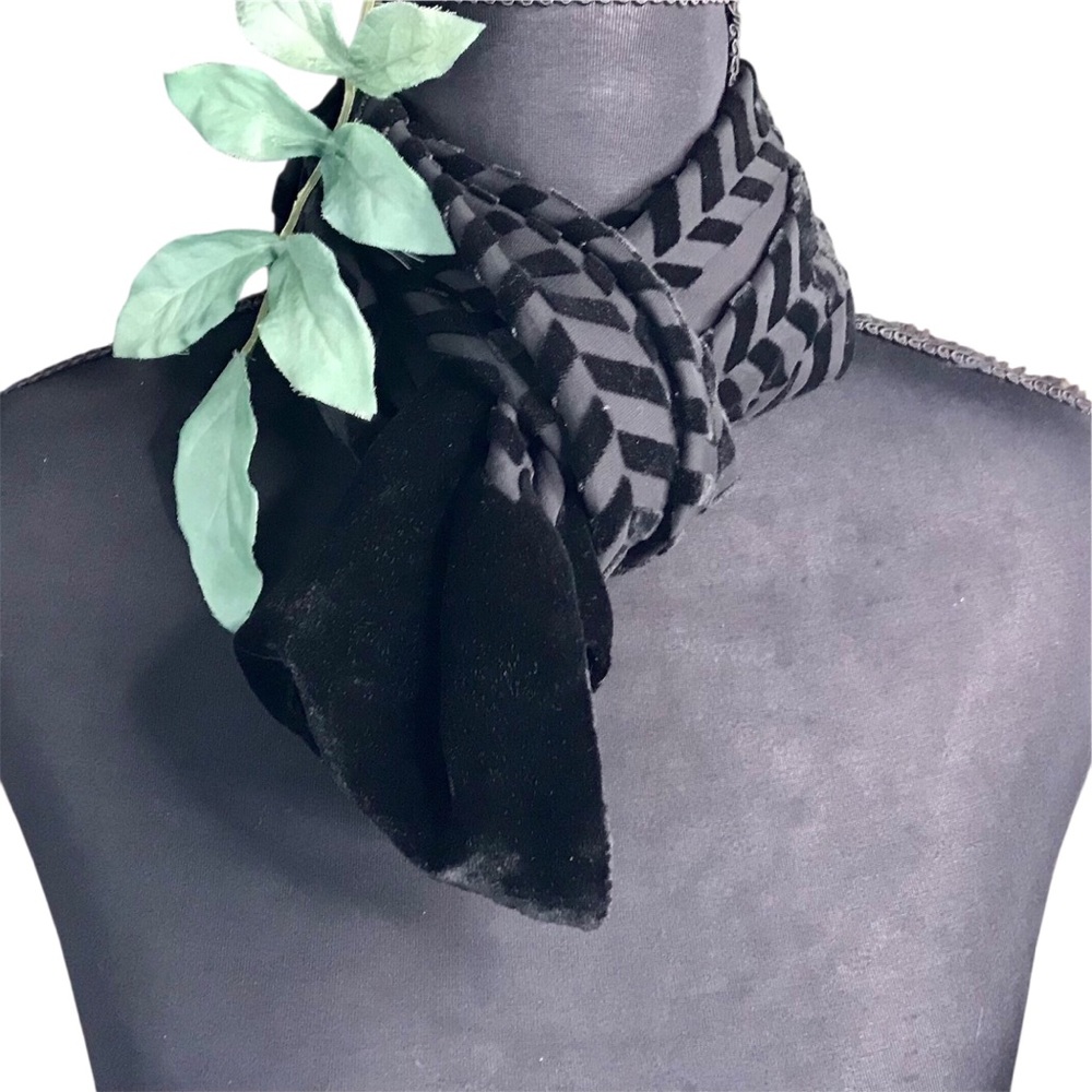 ELAINE GOLD SILK BLEND SCARF